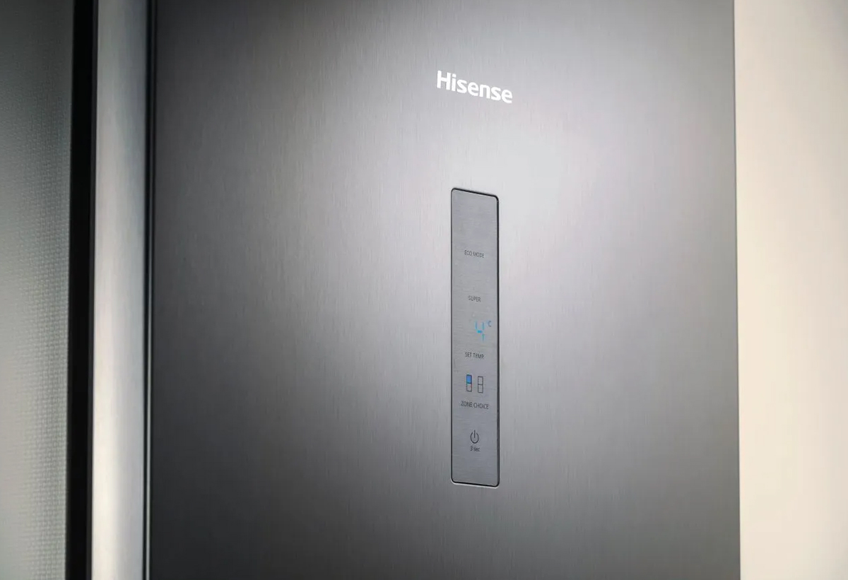 Απεικονίζεται το ηλεκτρονικό πάνελ.